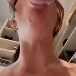 Deepthroat babe sucks long dick