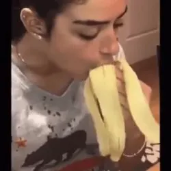 Food deepthroat, banana