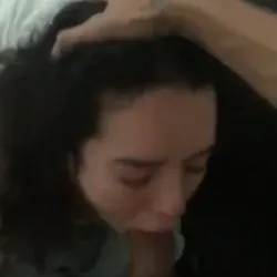 Girlfriend sucks a really good dick, tries to deepthroat