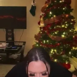 My fat Latina give me Xmas BJ